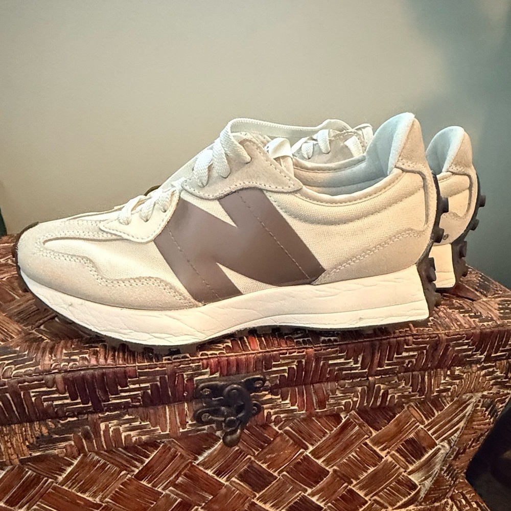 New Balance Cream and Gray Sneakers